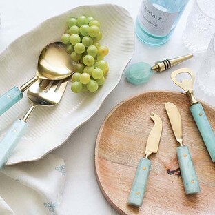 Kitchen & Table