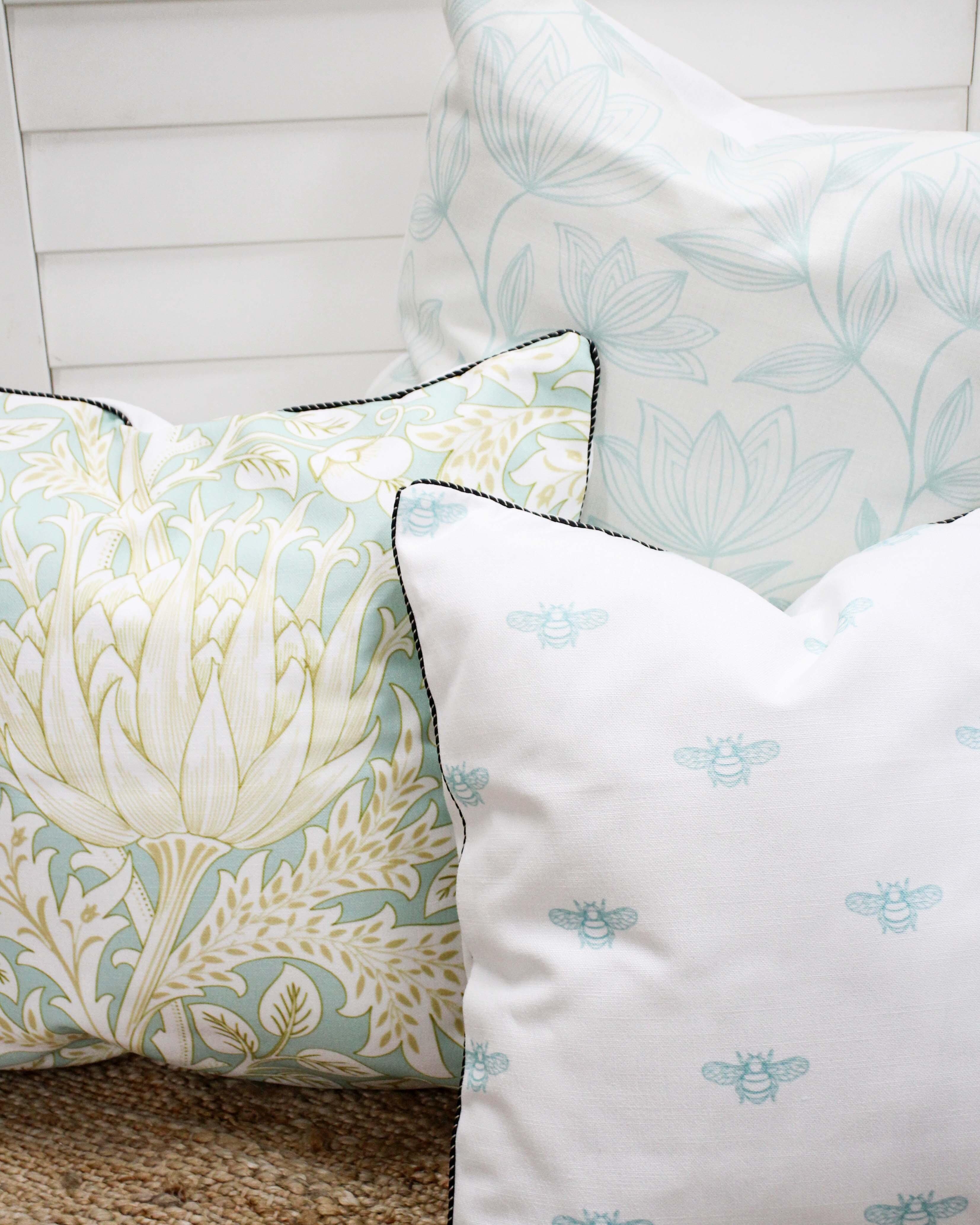 Cushion Bee Blue