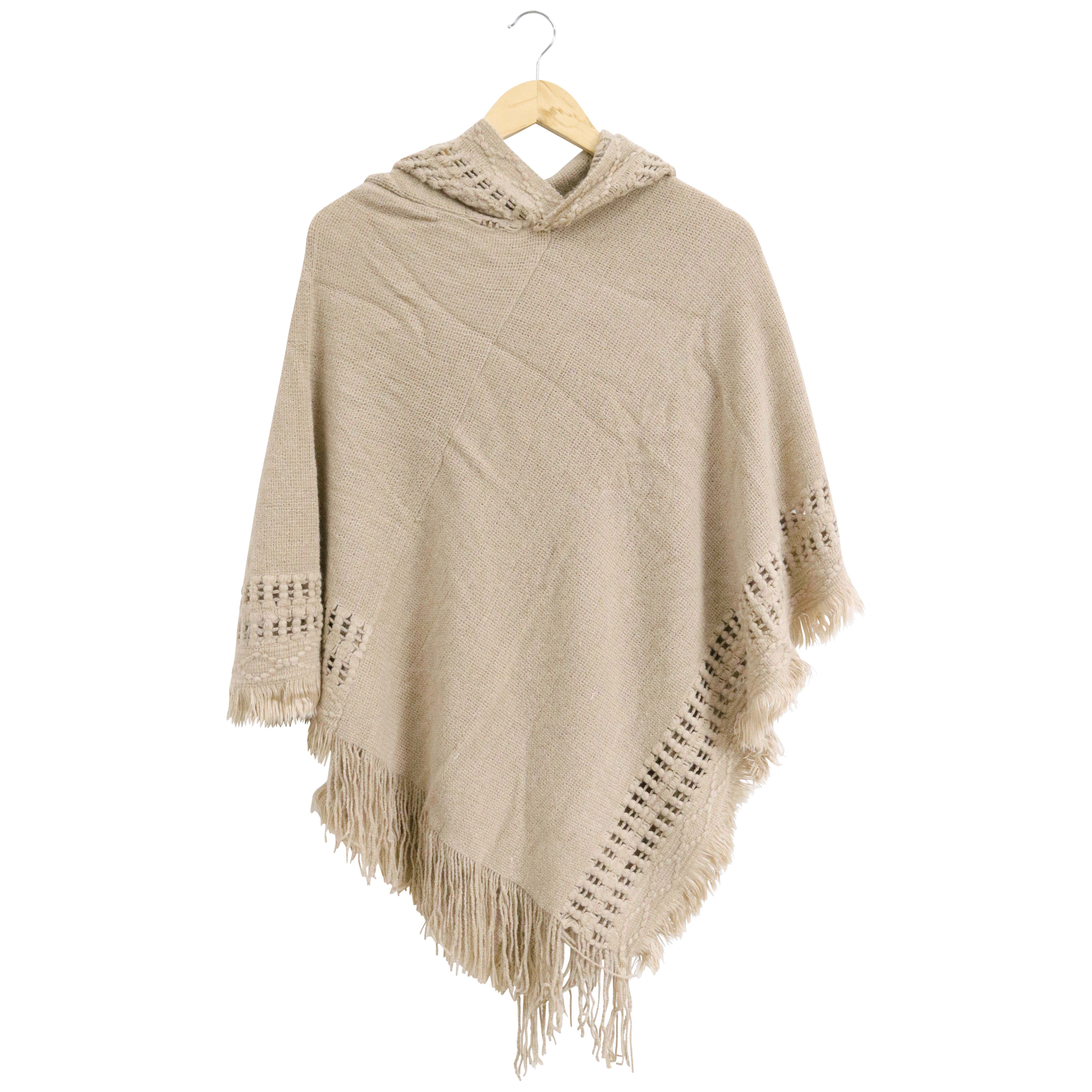 Knitted Ponchi Sara Beige